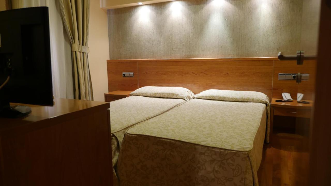 รูซาดีร์ Hotel เมลีญา ภายนอก รูปภาพ
